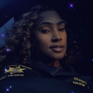 Meet your Posher, Latonya